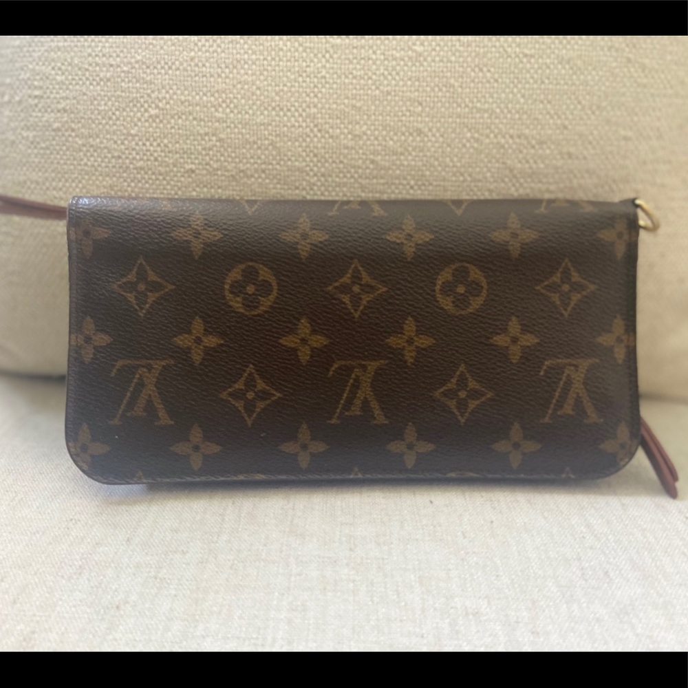 Loui Vuitton Long Wallet